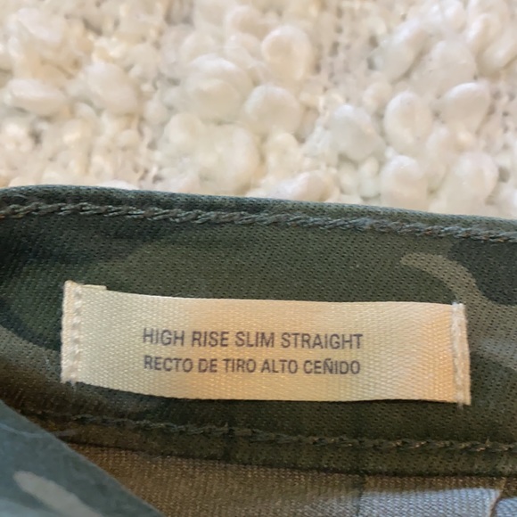 NWT Universal Thread High Rise Slim Straight Camo Jeans Sz 0/25 - Picture 7 of 8